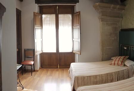 Vivienda Turistica Yamaries Hotel Ubeda  Exterior photo