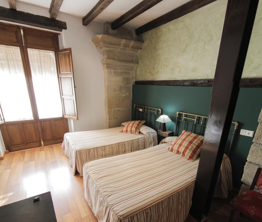 Vivienda Turistica Yamaries Hotel Ubeda  Exterior photo